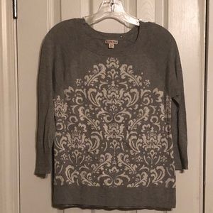 Gray patterned 3/4 sleeve pullover sweater